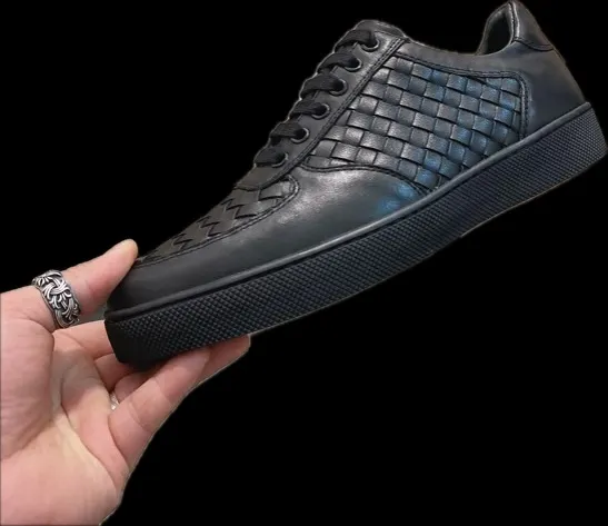 Men's men's shoes💰400【New style】🎍🎍⚠️BOTTEGA VENETA) BV fashionable and casual classic, classic on sale ⬆️⬆️! (High quality) only better than genuine products from counters! Top handcrafted woven decoration [strong]💯💯 Breathable mesh lining plus mixed sheepskin and original latex feet! Genuine rubber anti-slip outsole! ! Super comfortable! Welcome to compare the authentic products at the counter! 38 to 44 (45 can be customized